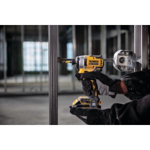 Atomic+20V+MAX+Brushless+Compact+1%2F4%22+Impact+Driver+Kit